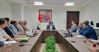 نائب وزير الاسكان يتابع الموقف التنفيذى لمشروع إنشاء محطة مياه منشأة القناطر