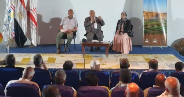 وكيل تعليم الأقصر يناقش استعدادات امتحانات الشهادة الإعدادية.. صور