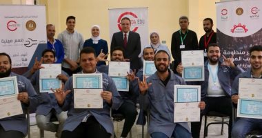 وزارة العمل: تخريج دفعة جديدة من برنامج "همم مهنية" على صيانة المحمول