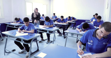 امتحانات الثانوية الفنية 2025 تبدأ باللغة العربية.. اللجان تستقبل 780 ألف طالب وطالبة.. صفحات الغش الإلكترونى تنشر الأسئلة بعد بدء الاختبار.. وغرفة العمليات تضبط المسئول عن تصوير جزئيات الامتحان.. صور امتحانات الثانوية الفنية