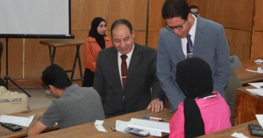 رئيس جامعة بنها يتفقد سير الامتحانات بكلية الهندسة بشبرا.. صور