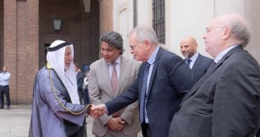 حاكم الشارقة يهدى جامعة القلب المقدس الكاثوليكية مخطوطاً تاريخياً نادراً جانب من الزيارة