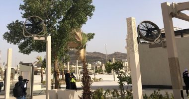 الأسفلت المطاطى ومراوح الرذاذ تمهد الطريق فى المشاعر المقدسة.. صور