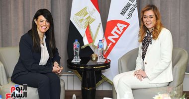 وزراء ومسئولون في الأكاديمية الوطنية للتدريب.. "المرأة تقود" يختار الكفاءات من الكوادر النسائية وتأهيلهن للقيادة وصنع القرار.. 9300 متقدمة و235متنافسة.. رشا راغب: رغبة كبيرة من الدولة للاستثمار في العنصر البشرى الدكتورة رشا راغب و الدكتورة رانيا المشاط، وزيرة التخطيط