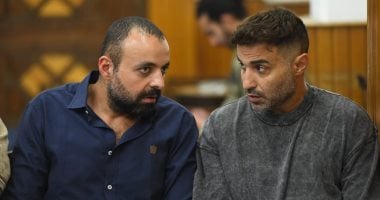 أحمد فهمى وكزبرة وفتحى عبد الوهاب يؤازرون إياد صالح فى عزاء والده (صور) أحمد فهمى