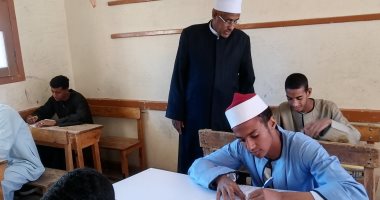 رئيس منطقة الأقصر الأزهرية يتابع بدء ماراثون امتحانات الشهادة الثانوية الأزهرية.. صور