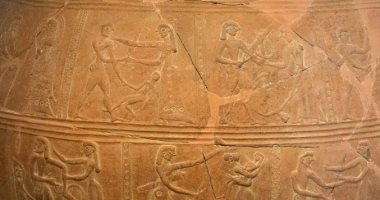 كيف أعادت مزهرية قديمة من ميكونوس رسم حرب طروادة؟ المزهرية