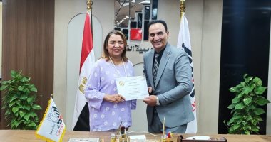 أكاديمية الفنون تكرم إيهاب صبري على تطوير أطر النقد الموسيقي الرقمي غادة جبارة تكرم إيهاب صبري
