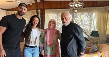 آية سماحة ومشيرة اسماعيل واشرف زكى وكريم فهمى