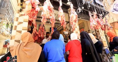 إقبال كثيف على محلات فواكه اللحوم في القاهرة محلات الجزارة