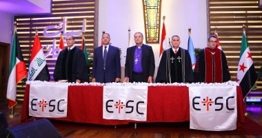 رئيس الطائفة الإنجيلية يشهد تخريج الدفعة 154 من كلية اللاهوت المشيخية رئيس الطائفة الإنجيلية يشهد تخريج الدفعة 154 من كلية اللاهوت