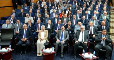نيوز برو : 
                                            وزير البترول: نصل قريبا إلى استقرار معدلات الإنتاج وإيقاف التناقص
                                        