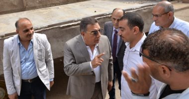 محافظ الدقهلية يأمر بالتحفظ على جرار ألقى مخلفات هدم بالطريق العام