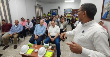 محافظ أسيوط ووزير الموارد المائية والري يتفقدان أعمال تطهير الترع جانب من جولة المحافظ ووزير الري