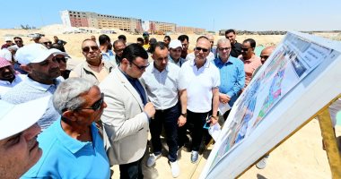 وزير الإسكان يتفقد مشروع M8 by the lake وأعمال البحيرات وبوابات "مارينا الساحل الشمالي"