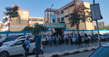 انطلاق امتحانات الشهادة الإعدادية بأسيوط وسط إجراءات مشددة.. فيديو طلاب الشهادة الإعدادية فى أسيوط