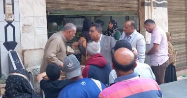 محافظ الدقهلية يضبط مخالفات وزن الخبز بمخابز فى سندوب ويوقع غرامات رادعة