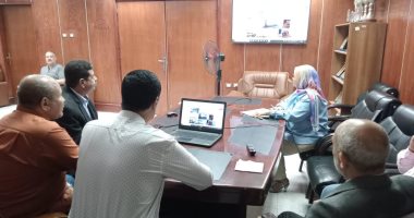 مدير تعليم سوهاج يتابع انتظام امتحانات الإعدادية بغرفة العمليات المركزية مدير تعليم سوهاج يتابع الامتحانات