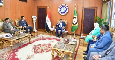 محافظ الدقهلية يستقبل وفد مركز معلومات الوزراء لبحث التعاون في مجال البيانات