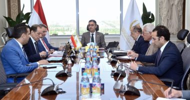 وزير التموين يبحث تعزيز الإنتاج المحلي من السكر وتقليل الاعتماد على الاستيراد