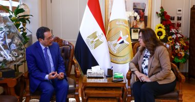 وزيرة التنمية المحلية تلتقى وزير التنمية الإدارية الأسبق