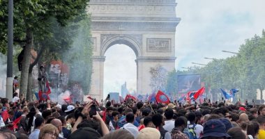 نيوز برو : 
                                            أجواء مثيرة فى الشانزليزيه قبل انطلاق احتفالية دوري أبطال أوروبا
                                        