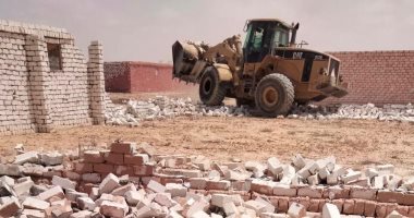 نيوز برو : 
                                            الإسكان: إزالة التعديات عن 80 فدانا بالأقصر الجديدة و15 مخالفة بناء بالساحل الشمالي
                                        