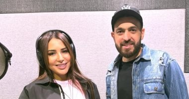 "بني آدمين".. ساندي تتعاون مع أحمد حسن راؤول في أغنية مختلفة ساندى مع الشاعر أحمد حسن راؤول
