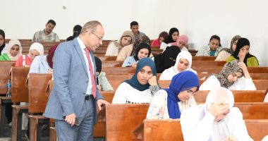 انضباط وهدوء بامتحانات كليات العلوم وطب الأسنان والتمريض بجامعة قناة السويس
