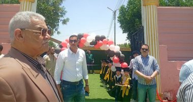 محافظ سوهاج يفتتح "حديقة الزهور" بجهينة على مساحة 4000 متر.. صور مدخل الحديقة الجديدة بجهينة