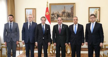 الرئيس السيسى يستقبل "رافاييل جروسي".. ويؤكد تقدير مصر للدور المهم للوكالة الدولية للطاقة الذرية فى دعم منظومة عدم الانتشار النووي ونزع السلاح.. ويطالب بضرورة إنشاء منطقة خالية من الأسلحة النووية بالشرق الأوسط الرئيس عبد الفتاح السيسي