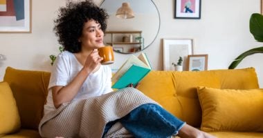 5 أبراج بتحب تقرا الكتب بدل ماتتفسح في العيد.. مش بيحبوا الزحمة ابراج عاشقة للقراءة في إجازة