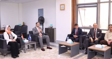 محافظ دمياط يلتقى مع ممثلى الجهاز القومى لتنظيم الاتصالات