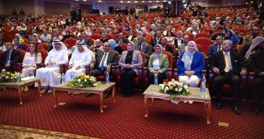 صفاء أبو السعود تقدم مسرحية القراءة تصنع العظماء بحفل تحدى القراءة العربى