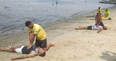 محافظ الإسماعيلية يطلق مبادرة "موسم بلا غرق" بشاطئ نادي الفيروز  