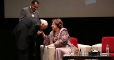 الشبكة نيوز : 
                                            رشوان توفيق لـ اليوم السابع: سميحة أيوب جارتى وعشرة عمرى ولا تعوض
                                        