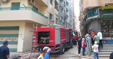 السيطرة على حريق بعقار سكنى فى الشرقية سيارات الإطفاء فى مكان الحريق