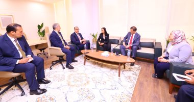 وزيرا التضامن والزراعة يتفقدان مقر البنك الزراعى بالعاصمة الإدارية الجديدة وزيرا التضامن والزراعة يتفقدان مقر البنك الزراعى
