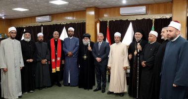 محافظ الإسماعيلية يستقبل وفدا من الأزهر والأوقاف والكنائس للتهنئة بعيد الأضحى