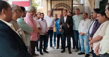 وكيل تعليم دمياط يتابع تسليم أسئلة امتحانات الشهادتين الإعدادية والفنية 