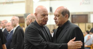 الشبكة نيوز : 
                                            حسين السيد والحضرى وأعضاء الجبلاية يقدمون واجب العزاء لعلاء نبيل فى وفاة شقيقه
                                        