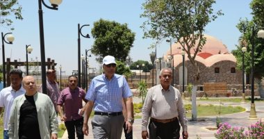 محافظ أسوان يتفقد الحدائق العامة والمتنزهات استعدادا لعيد الأضحى.. صور جانب من الجولة
