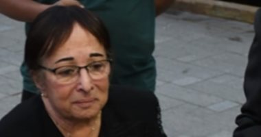 بدء عزاء الفنانة القديرة سميحة أيوب بحضور صديقتها سميرة عبد العزيز سميرة عبد العزيز