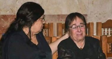 أحداث فنية ساخنة.. انهيار سميرة عبد العزيز فى عزاء سميحة أيوب بحضور رشوان توفيق.. الإعلامية آيات أباظة تمر بظرف صحى صعب.. حلا شيحة وحنان مطاوع يشجعان أحمد سعد فى تعلمه قراءة القرآن بالمسجد النبوى سميرة عبد العزيز وفيفي عبده