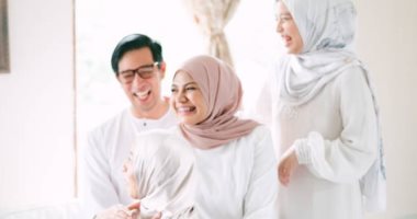 الشبكة نيوز : 
                                            لو رايحة لحماتك فى العيد ومش عارفة تلبسى إيه؟.. اعرفى قواعد الإتيكيت
                                        
