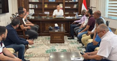 رئيس جهاز القاهرة الجديدة يلتقي سكان "بيت الوطن" و "دار مصر"