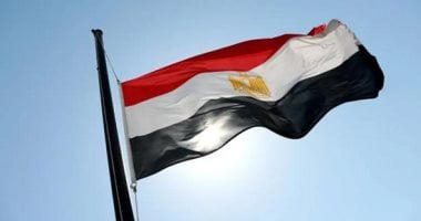 القانون يحظر رفع أو عرض العلم المصرى تالفا أو مستهلكا أو باهت الألوان العلم المصرى