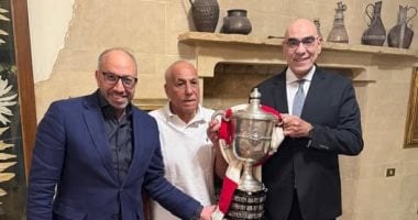 الشبكة نيوز : 
                                            حسين لبيب: تتويح الزمالك ببطولة كأس مصر نتاج عمل جماعى.. صور
                                        