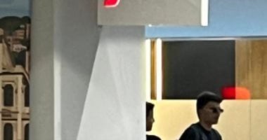 الشبكة نيوز : 
                                            زيزو يصل مطار القاهرة للانضمام لبعثة الأهلى فى أمريكا
                                        