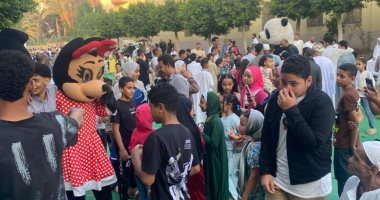 أجواء احتفالية وعائلية.. فرحة العيد تملأ ساحة الرضوان بمدينة السلام (صور)